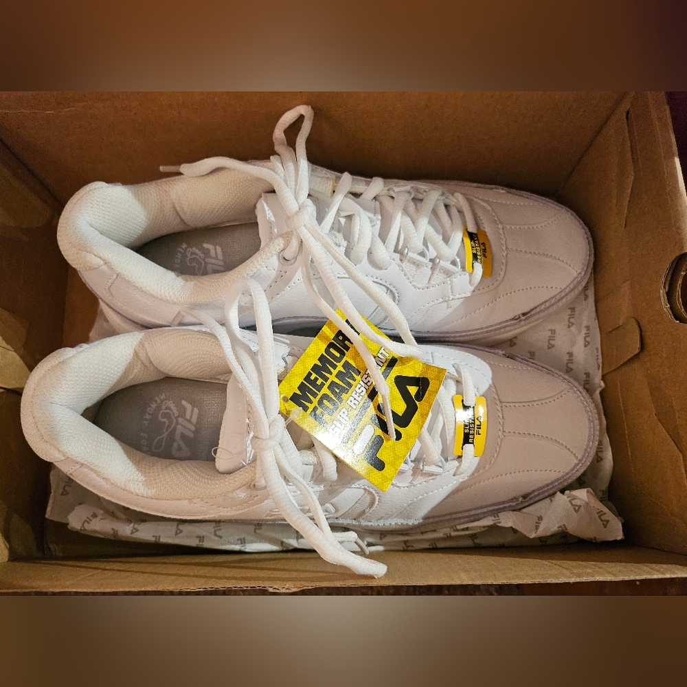 Fila Memory Workshift SR White Sneakers Mens Slip Resistant 8